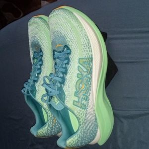 Size 10 Hoka MACH X